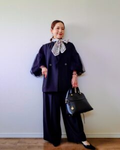 アラフィフ　40代　セレモニーコーデ　スカーフ　ソフトエレガント　骨格ナチュラル　スプリング